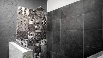 Chambre Confort avec lits jumeaux | Salle de bain