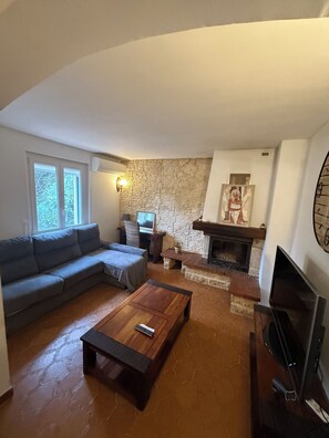 Smart TV, fireplace, foosball, table tennis