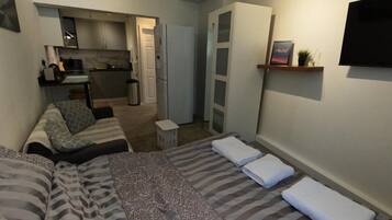 1 bedroom, WiFi, bed sheets