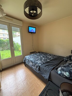 2 bedrooms, free WiFi, bed sheets