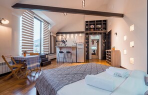 4 bedrooms, iron/ironing board, travel cot, WiFi - Tfeli Penthouse (Tbilisi)