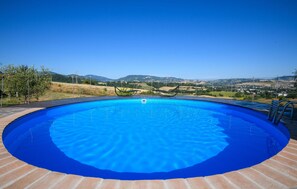 Pool - Gorgeous home in Terre Roveresche (Terre Roveresche)