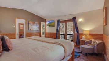 4 bedrooms, desk, iron/ironing board, travel cot
