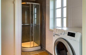 Interior - Beautiful home in Fjørtoft with WiFi (Fjørtoft)