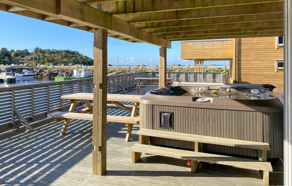 Terrace/patio - Beautiful home in Fjørtoft with WiFi (Fjørtoft)