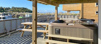 Beautiful home in Fjørtoft with WiFi