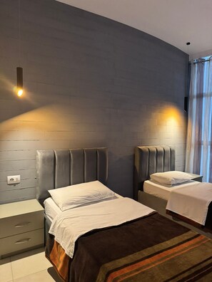 Standard Double or Twin Room, Balcony | Free WiFi - Hotel Gjuta (Farkë)