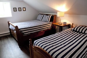 2 dormitorios, tabla de planchar con plancha, cuna de viaje y wifi
