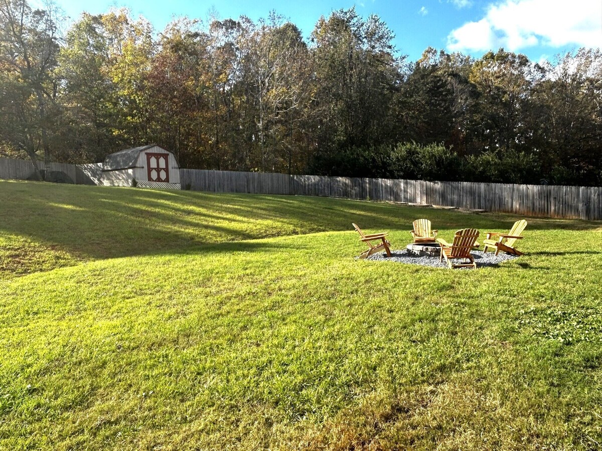 Photo 16 of Spacious 4-bedroom home in charming Travelers Rest with WiFi & Firepit.