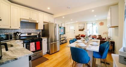 5BR/4BA HomeI Backyard in VA!