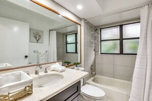 Dusche, Whirlpool, Haartrockner, Bidet