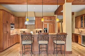 Private kitchen - Amazing 4-BR condo next to lift with private hot tub, washer/dryer & fireplaces (Mountain Village)