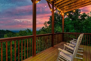 Property grounds - Free Dollywood Tix/Endless Views/PoolTable/Theater (Pigeon Forge)