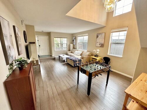 Relax @ Retreat Pool Hot Tub Billiards Game SF Bay