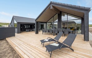 Outdoor dining - Amazing home in Hvide Sande with sauna (Hvide Sande)