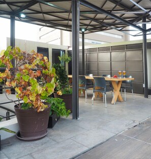 Departamento panorámico, balcón, vista al parque | Terraza o patio
