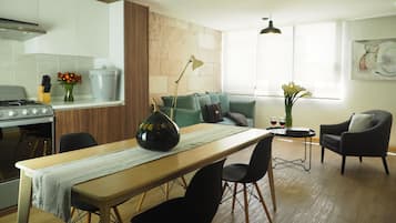 Departamento panorámico, balcón, vista al parque | Comedor
