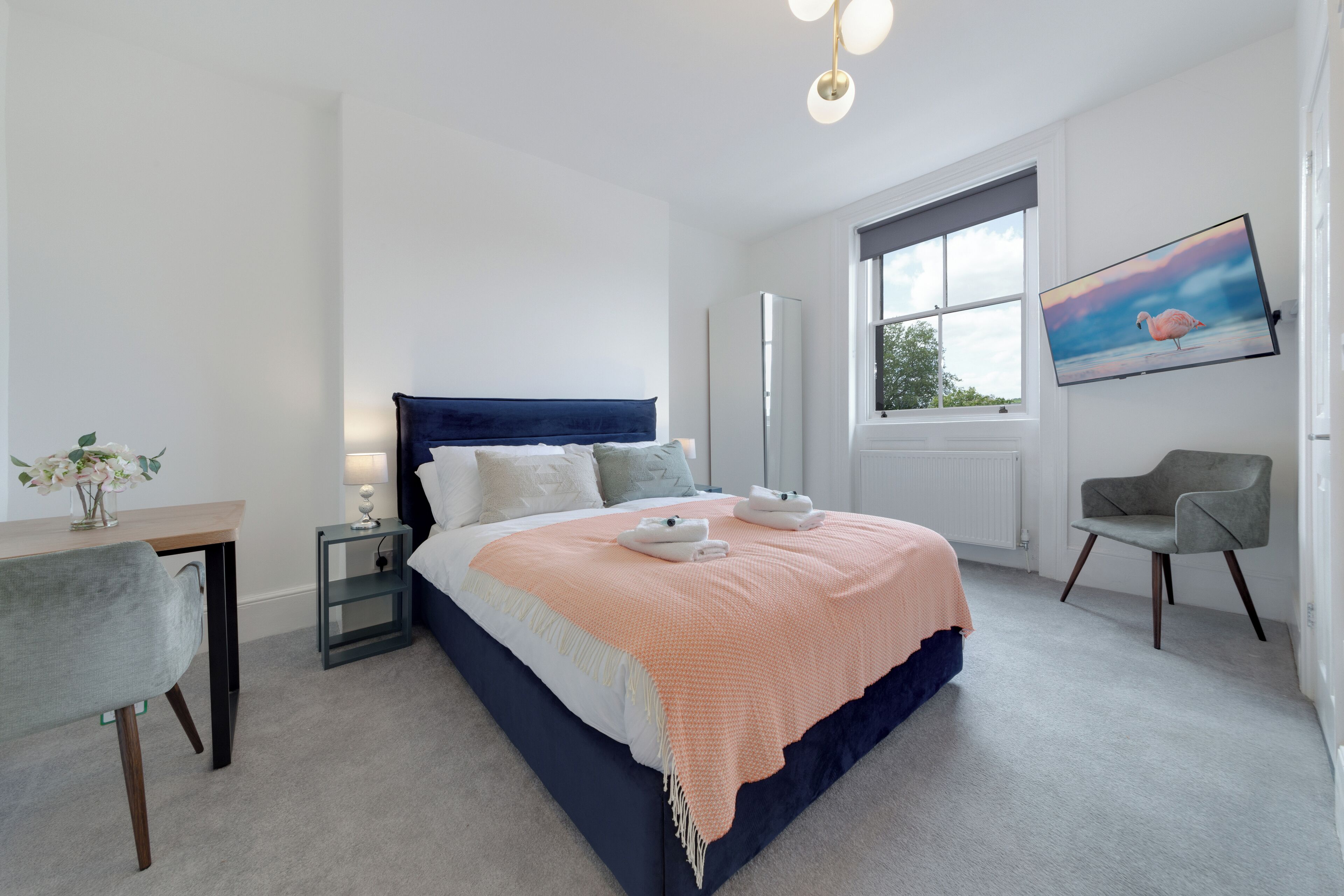 Iron/ironing board, WiFi, bed sheets