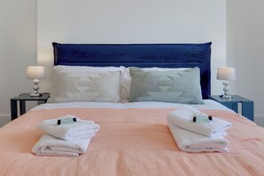 Iron/ironing board, WiFi, bed sheets