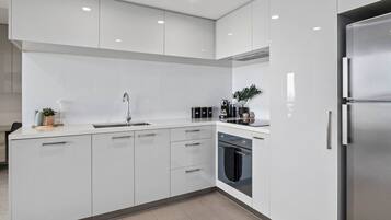 Fridge, microwave, oven, stovetop