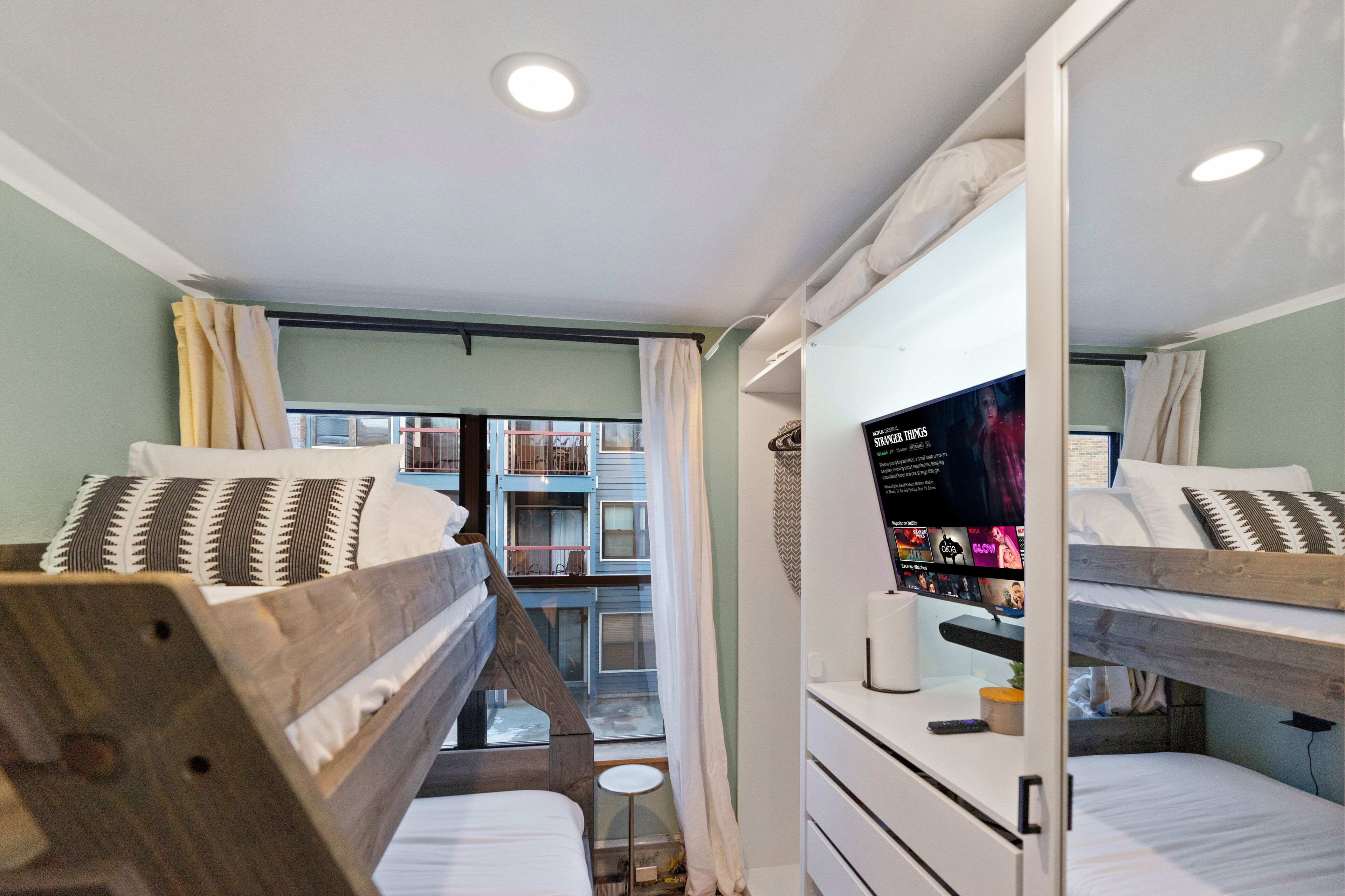 1 bedroom, desk, iron/ironing board, WiFi