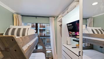 1 bedroom, desk, iron/ironing board, WiFi