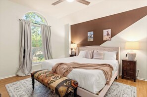 4 bedrooms, WiFi, bed sheets