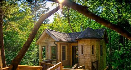 Treehouse #16 (Lakefront)