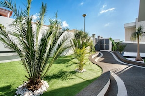 Property grounds - Holiday Home 'Pico Do Paraíso' with Sea View, Wi-Fi and Air Conditioning (Funchal)