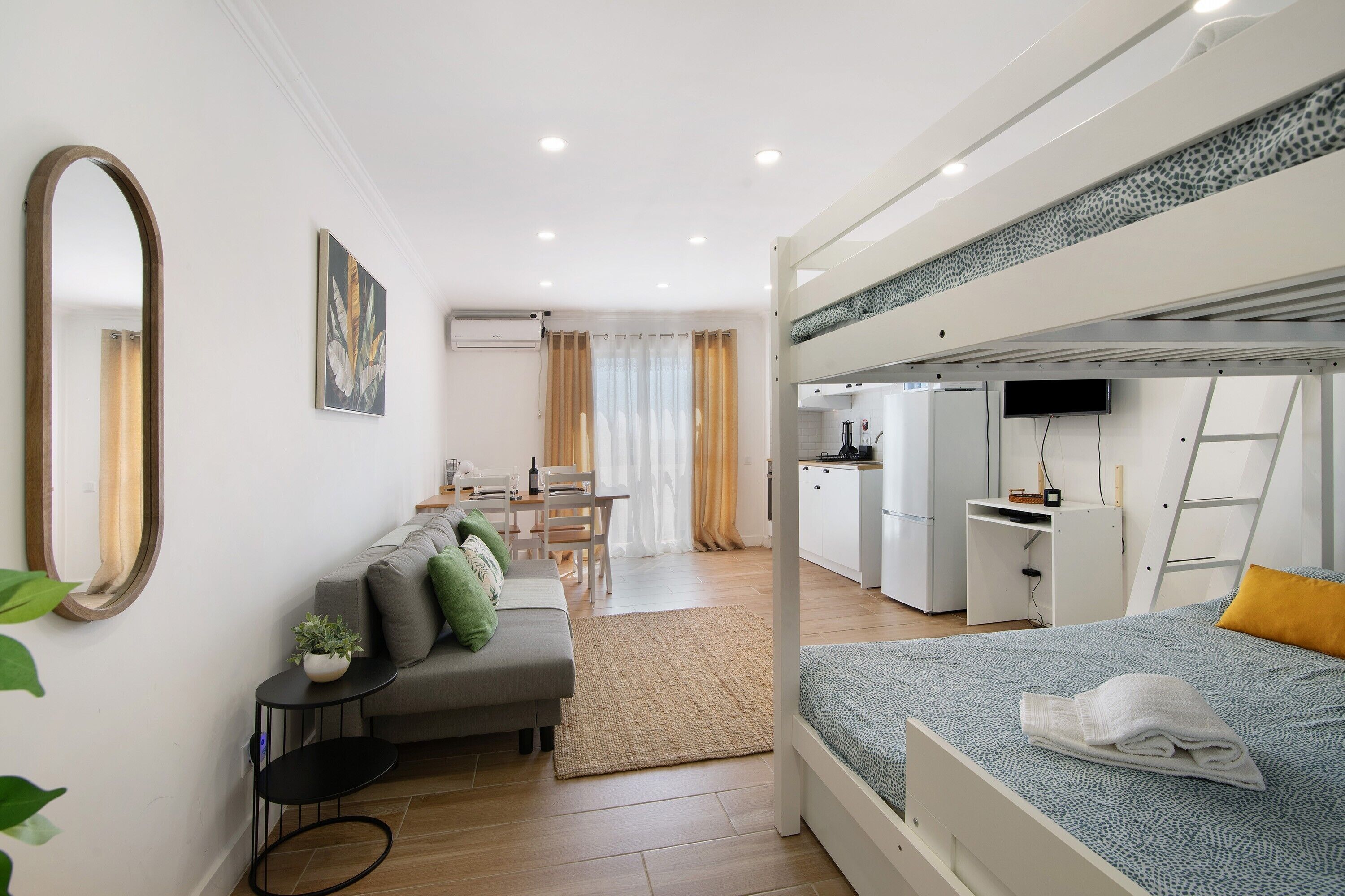 1 bedroom, iron/ironing board, free WiFi