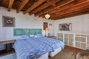 2 slaapkamers, een strijkplank/strijkijzer, gratis wifi, beddengoed