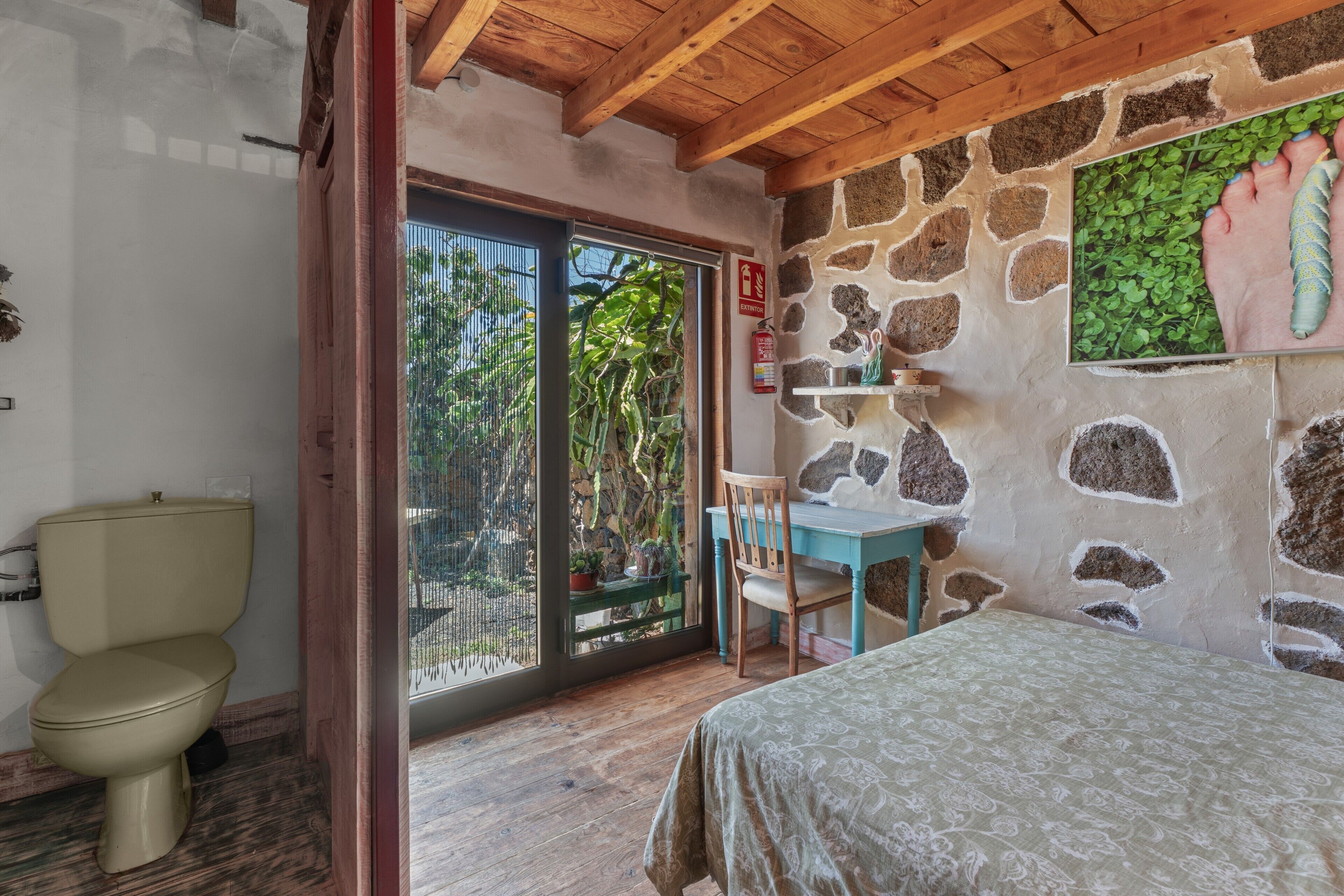 2 soverom, strykejern/-brett, wi-fi (inkludert) og sengetøy