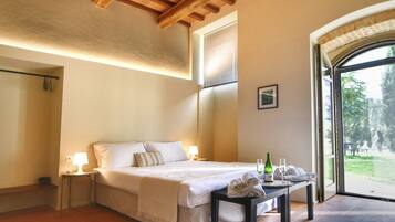 1 bedroom, travel cot, free WiFi, bed sheets