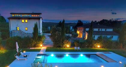 Exclusive farmhouse with heated swimming pool