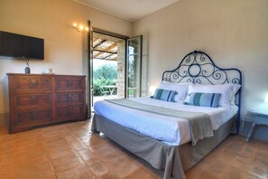 5 camere, ferro/asse da stiro, culla da viaggio, Wi-Fi gratuito