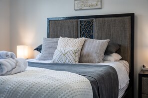 2 多间卧室、办公桌、熨斗/熨衣板、旅行婴儿床