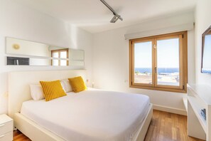 4 habitaciones, tabla de planchar con plancha, cuna de viaje y wifi 