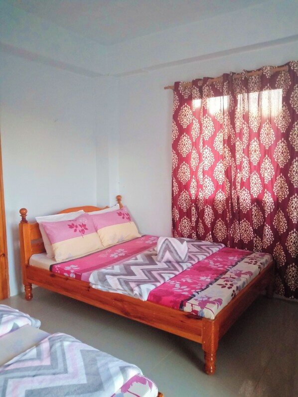 Classic Quadruple Room, Balcony, Mountain View