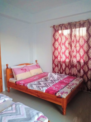 Classic Quadruple Room, Balcony, Mountain View | Bed sheets - Lè Soleil de Sagada Inn (Sagada)