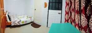 Double Room | Bed sheets - Lè Soleil de Sagada Inn (Sagada)