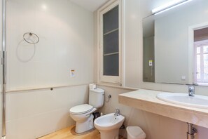 Towels, soap, toilet paper - Centrally located apartment (Barcelona)