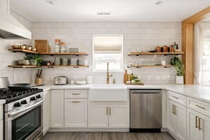 Coffee/tea maker, fridge, microwave, oven