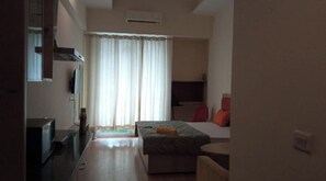 1 chambre, coffres-forts dans les chambres, fer et planche à repasser