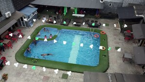 Bar ved bassenget