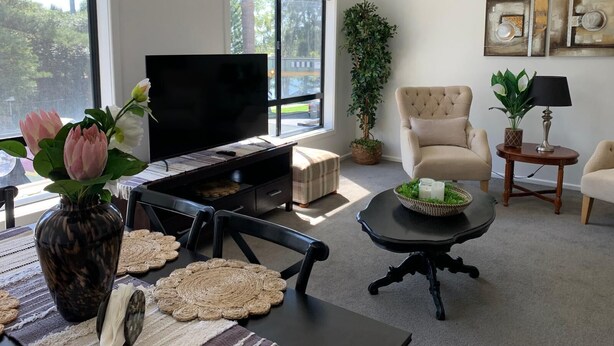 Living area - Gorgeous Apartment in Kiama, minutes from Kiama's famous Blowhole & Beaches (Kiama)