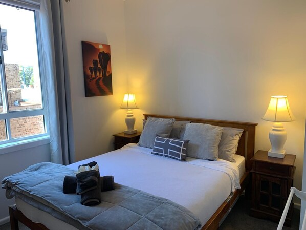 3 chambres, fer et planche à repasser, Wi-Fi, literie fournie