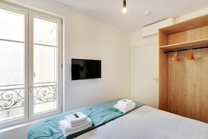 2 chambres, fer et planche à repasser, Wi-Fi, draps fournis