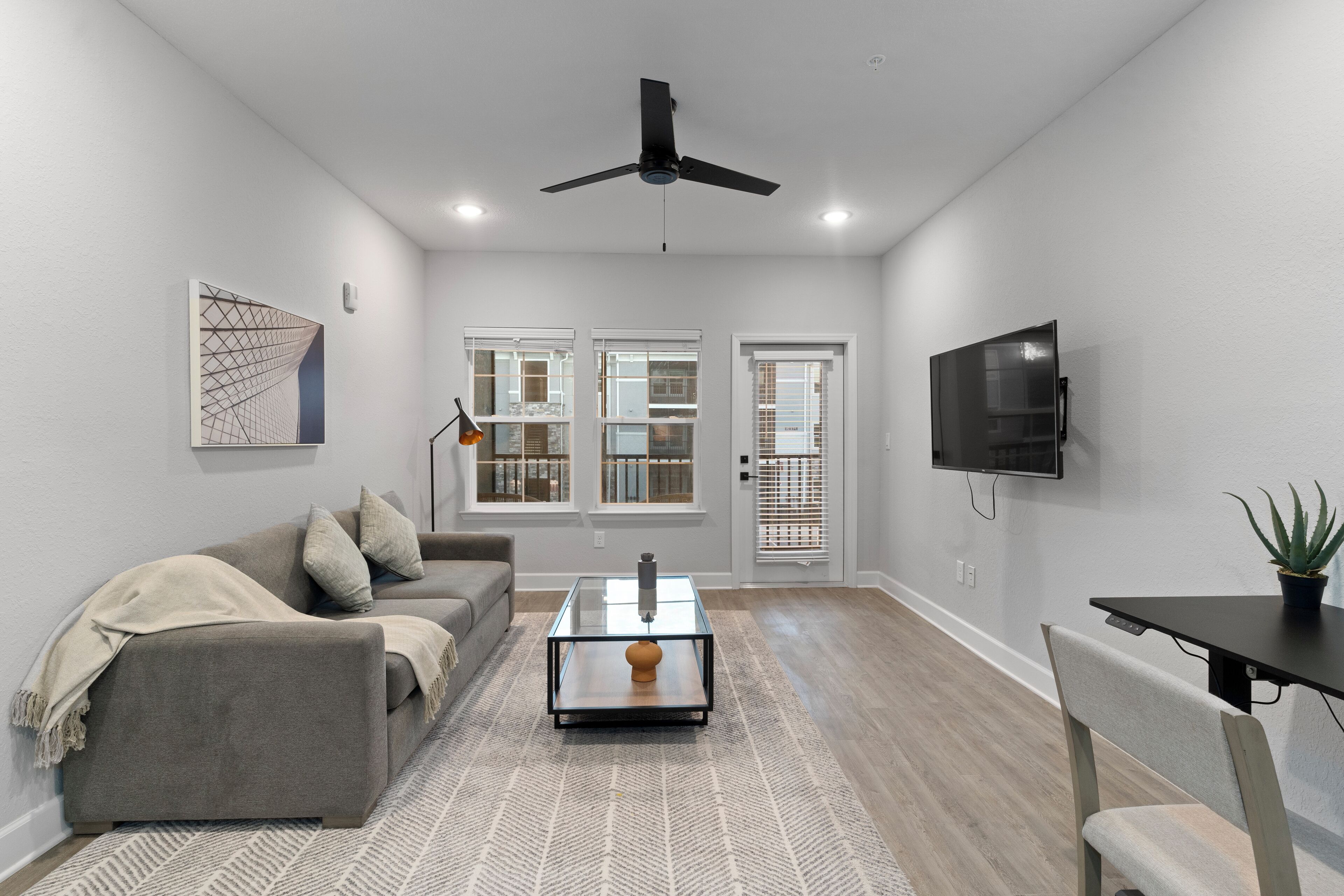 Apartemen, 2 kamar tidur (QueenBed) | Area keluarga | TV