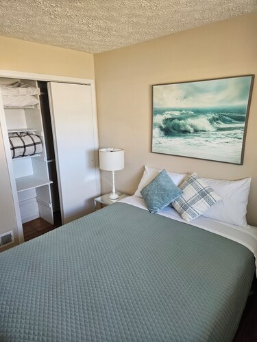 Glen Burnie Hideaway - Pet friendly with easy access to multiple attractions.