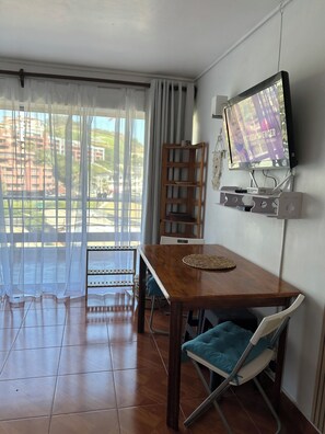 Interior - Lovely studio - WiFi - 2 blocks from Reñaca beach. Ocean view from the roof! (Viña del Mar)